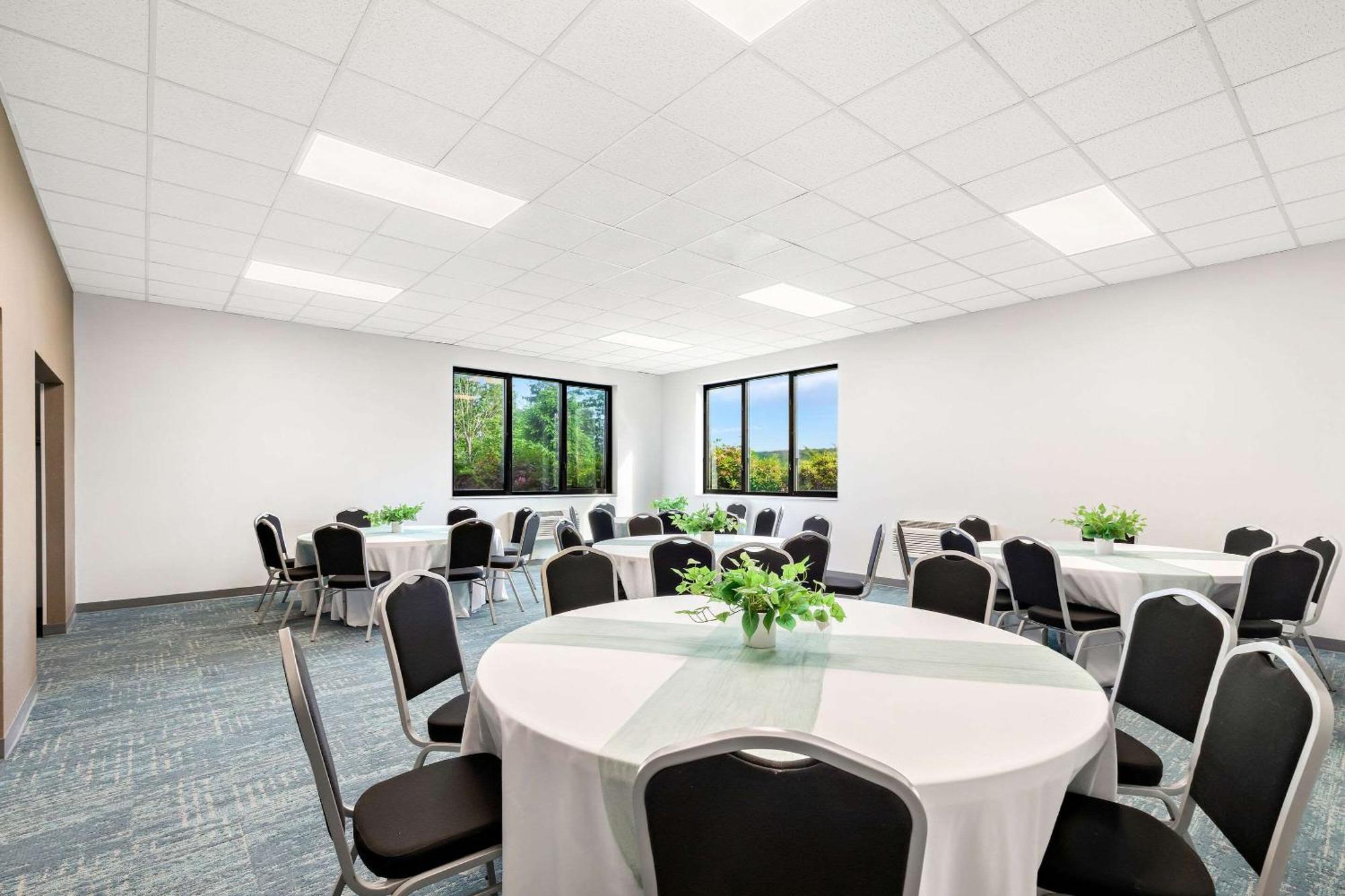 Comfort Inn Pocono Lakes Region Lake Ariel Экстерьер фото